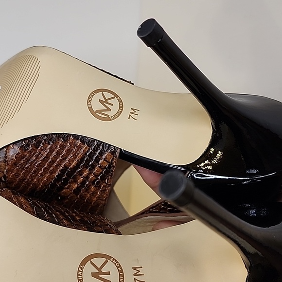 Michael Kors Sandal - Picture 6 of 10